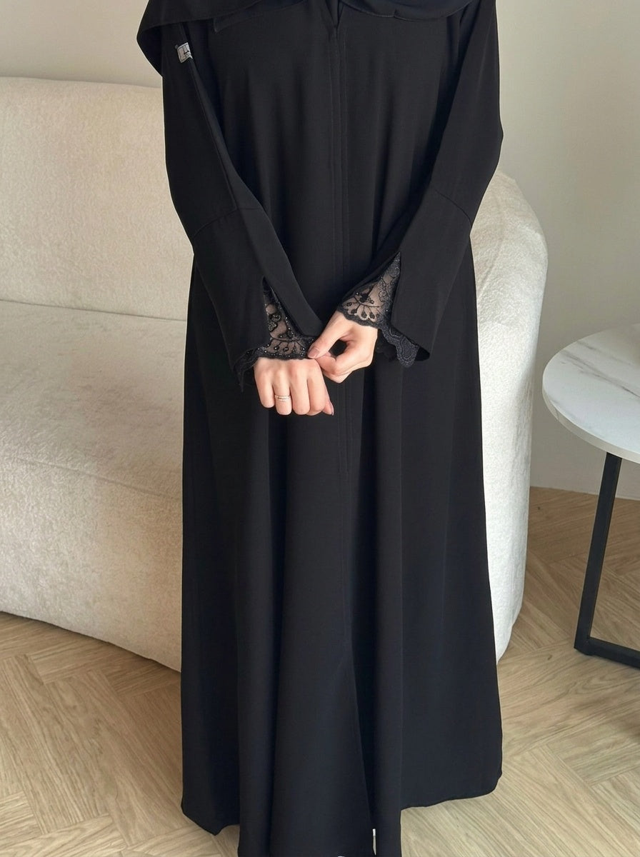 العباية الدنتيل الترند