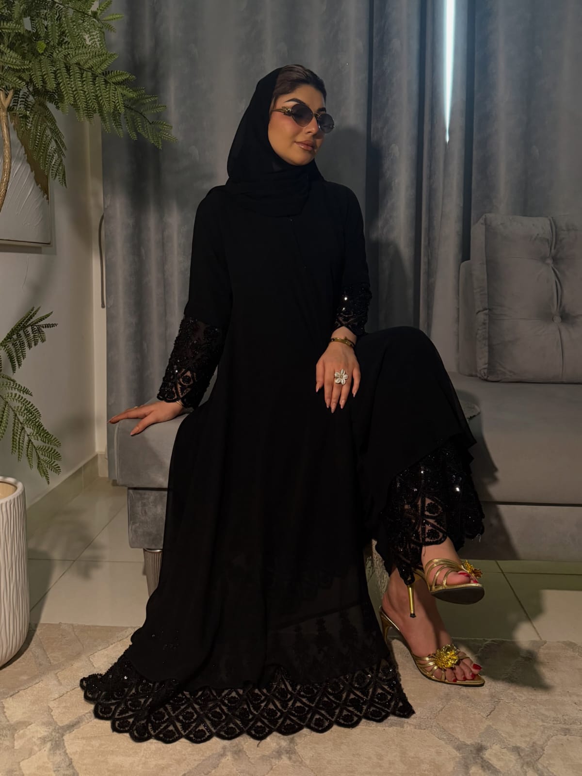 عباية كلوش دانتيل فاخر